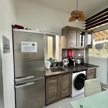 Privatunterkunft Sliema Seafront Steps Away With Air Condition And Self Checkin *