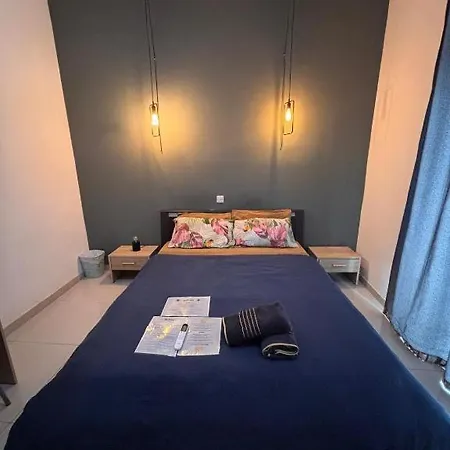 Sliema Seafront Steps Away With Air Condition And Self Checkin Gzira